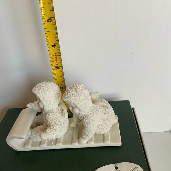 Department 56 Snowbabies sledding, Down the Hill We Go - Picture 13 of 16